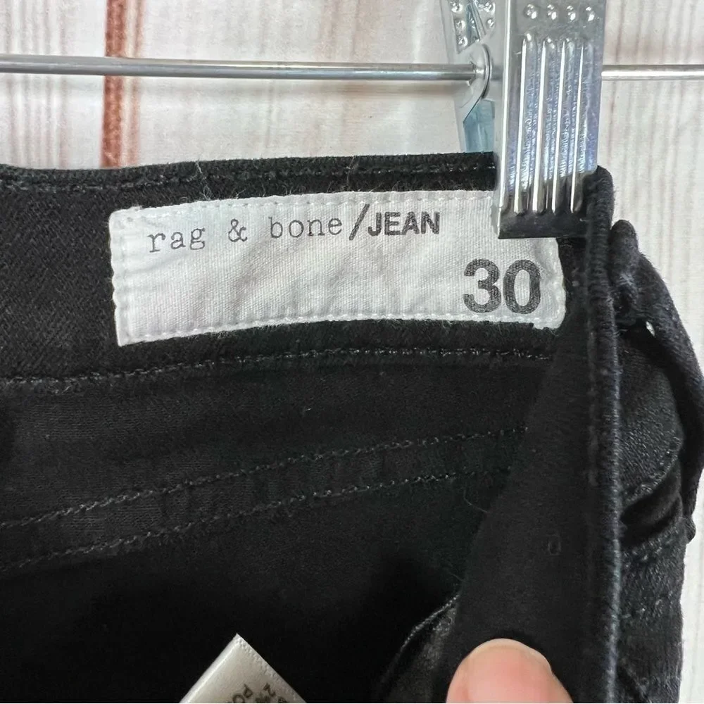 Rag and Bone 10 inch capri destroyed hem